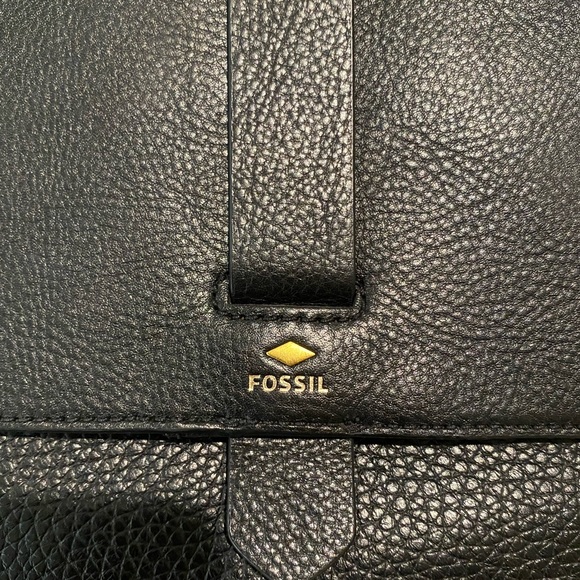 Fossil Crossbody - Picture 3 of 5
